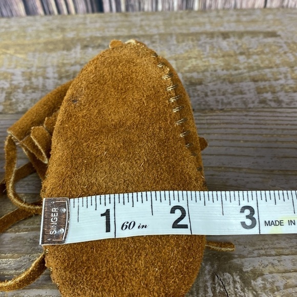Infant Minnetonka Brown Suede Moccasin Booties With Fringe - See Measurements - Picture 9 of 9